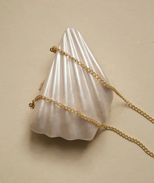 Shell Clutch Bag - Ivory