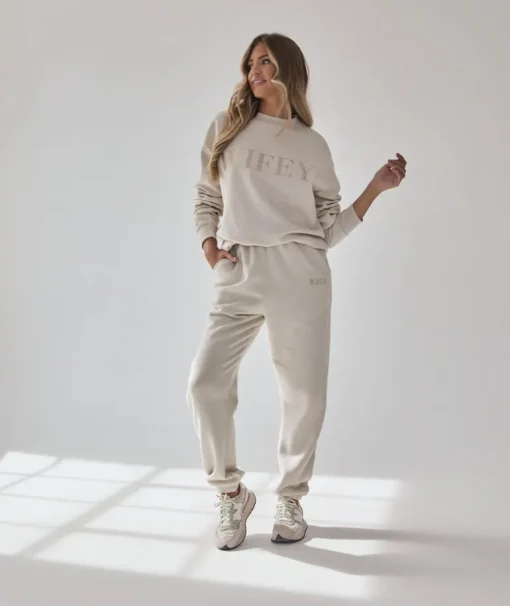 Wifey Statement Sweatshirt - Champagne